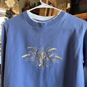 Pembrook Womens Embroidered Sweatshirt Medium Grandma Floral Blue  Vintage